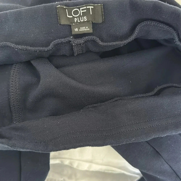 LOFT Navy Ponte Pants - Picture 4 of 4